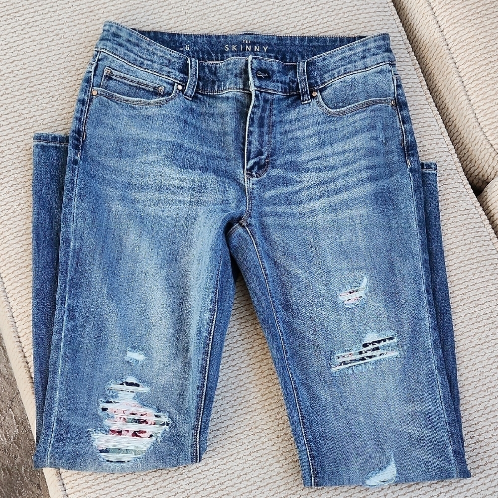 Like New 'The Skinny' Jeans From White House Black Market, Suze 6 - Picture 1 of 9